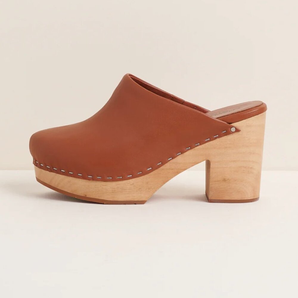 Charlotte Stone Marlo Clogs